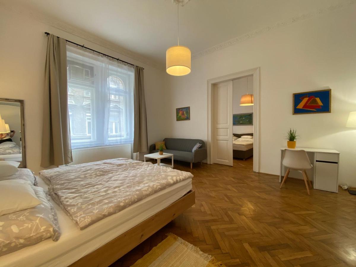 3 Bedrooms- Central Quarter Apartment Budapest Exterior photo