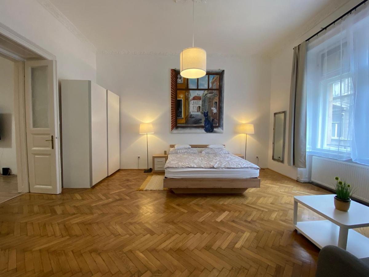 3 Bedrooms- Central Quarter Apartment Budapest Exterior photo
